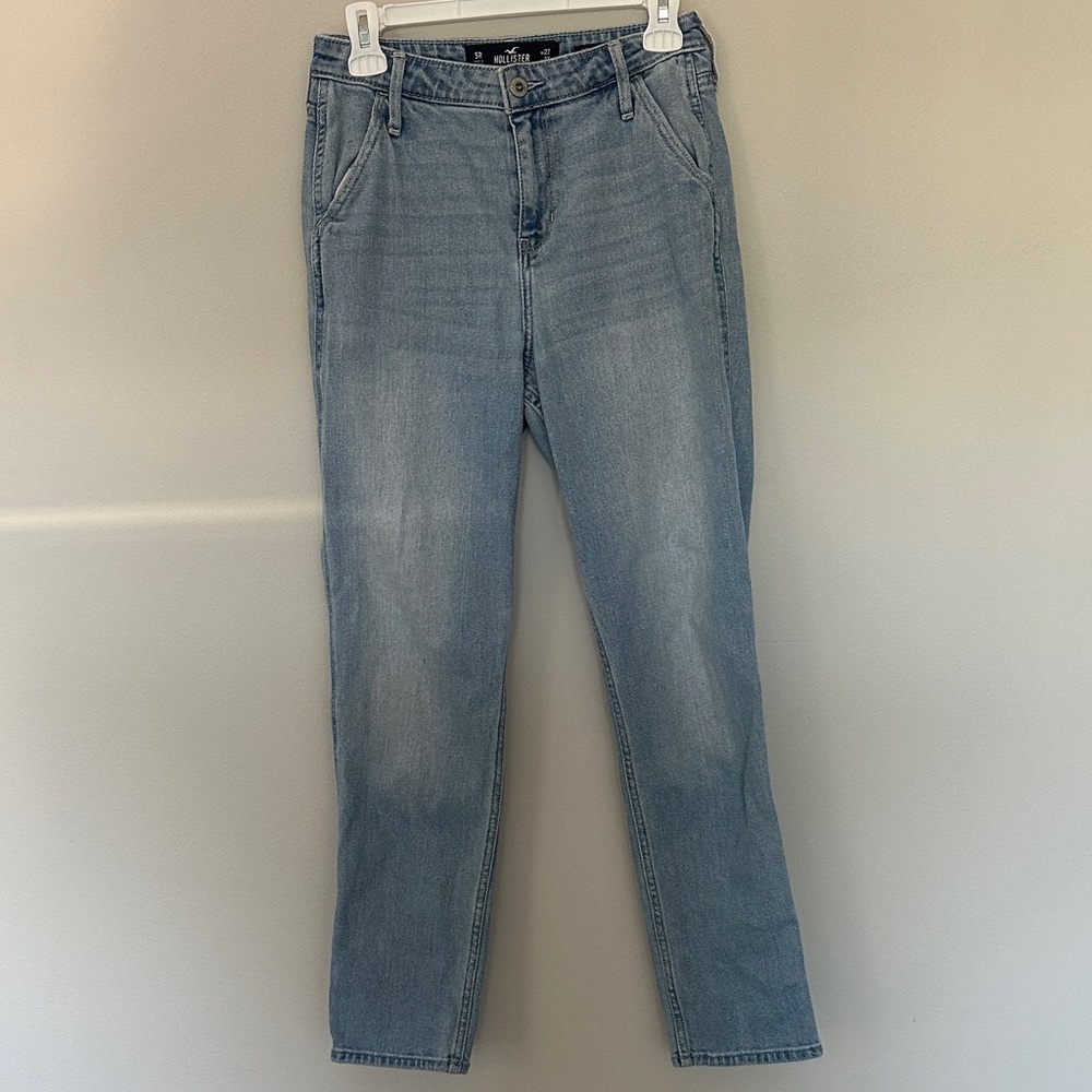Hollister Ultra High - Rise Mom Jean
